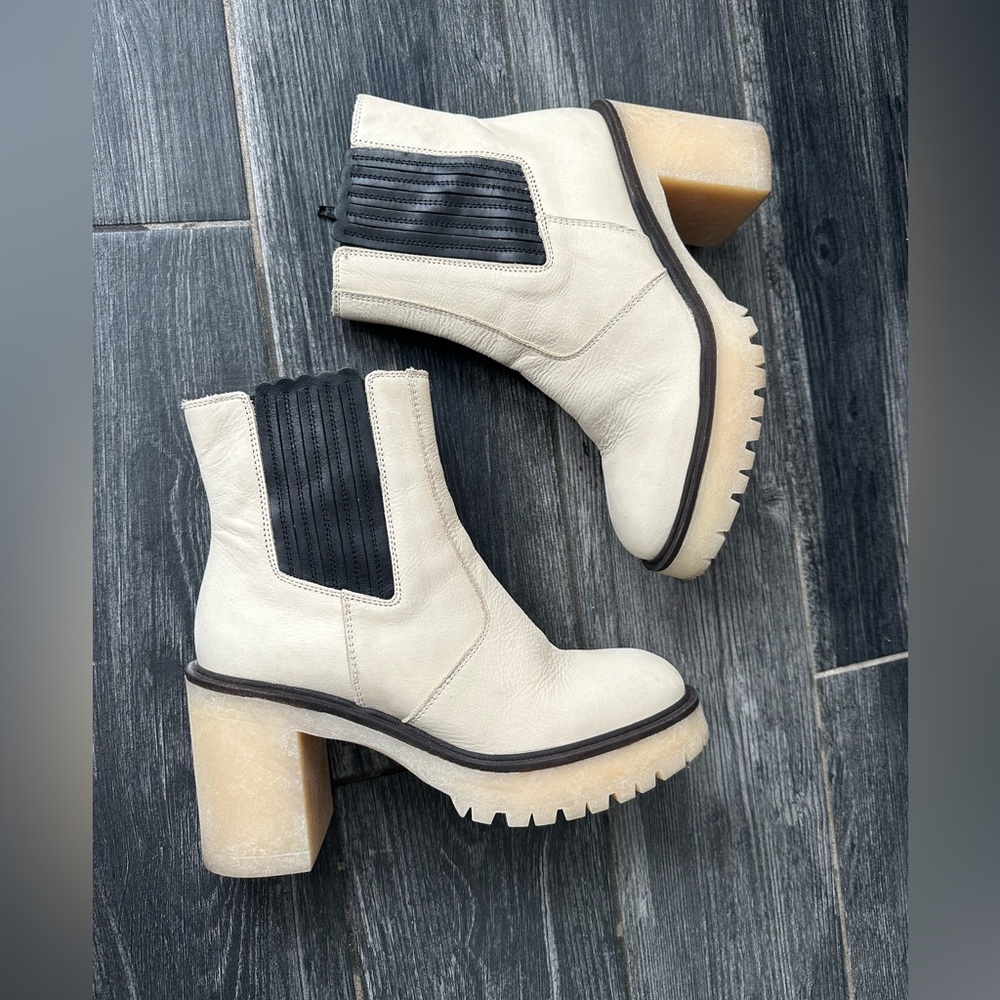 Free People James Chelsea Boots Sz 38EU / 8US in White Bone Leather $188 - Picture 9 of 15